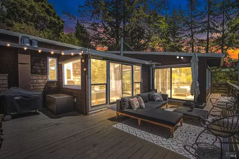 9394 Champs De Elysees Way, Forestville, CA 95436