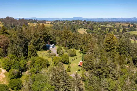 701 Furlong Rd, Sebastopol, CA 95472