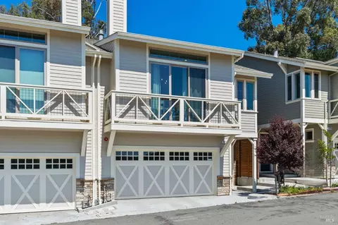 2021 Stagecoach Rd, Santa Rosa, CA 95404