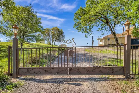 6425 Appaloosa Way, Redwood Valley, CA 95470