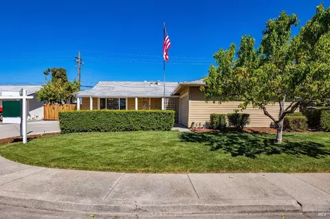 152 Mckinley Cir, Vacaville, CA 95687