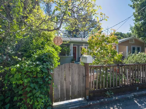 137 Lansdale Ave, Fairfax, CA 94930