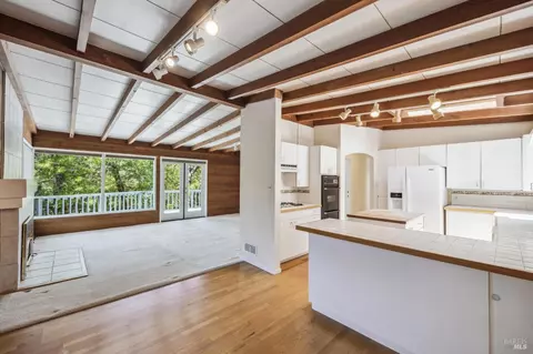 7 Gloria Dr, San Rafael, CA 94901