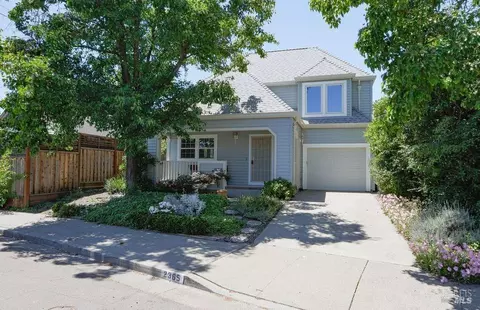 2365 Battersea St, Santa Rosa, CA 95403