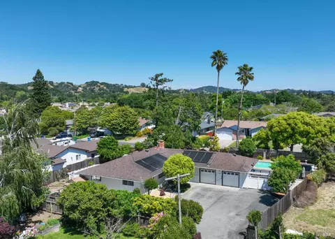 768 Kendon Ln, Novato, CA 94947