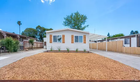 207 Magnolia Ave, Santa Rosa, CA 95407