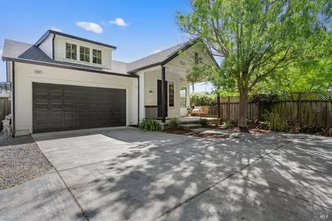 1347 Lance Dr, Santa Rosa, CA 95401