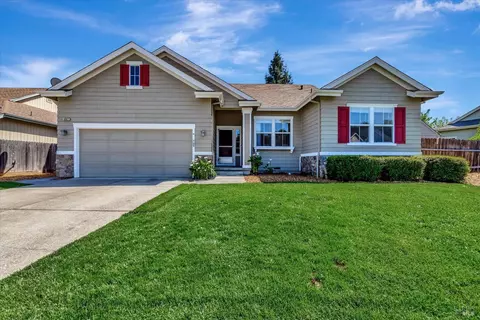 467 Gamay Dr, Cloverdale, CA 95425