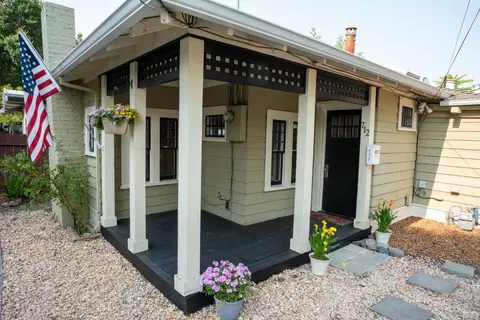 712 Orchard St, Santa Rosa, CA 95404