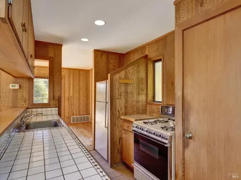 170 Bayview Dr, Mill Valley, CA 94941 photo 5