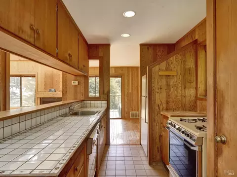 170 Bayview Dr, Mill Valley, CA 94941 photo 4