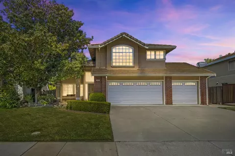 886 Christine Dr, Vacaville, CA 95687