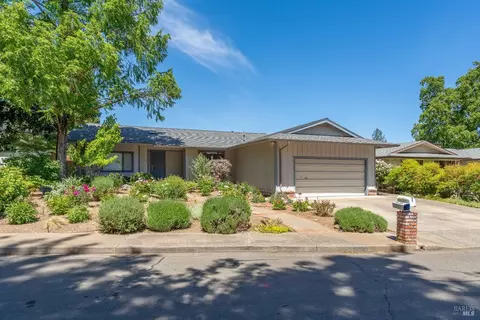 518 Baywood Ct, Ukiah, CA 95482