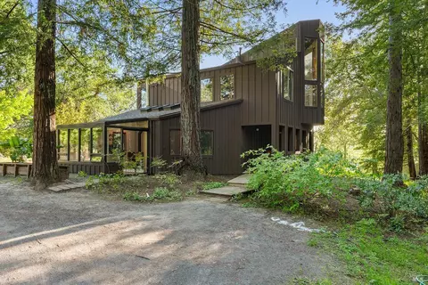 10998 Peaks Pike Rd, Sebastopol, CA 95472