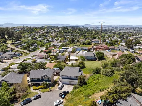 13-15 Aspen Ct, Vallejo, CA 94591 photo 3