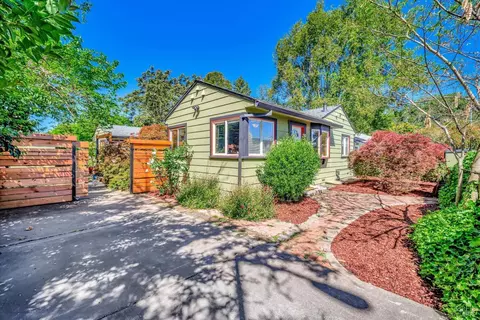 671 Doyle Park Dr, Santa Rosa, CA 95405