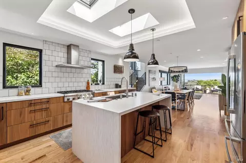 136 Summit Dr, Corte Madera, CA 94925