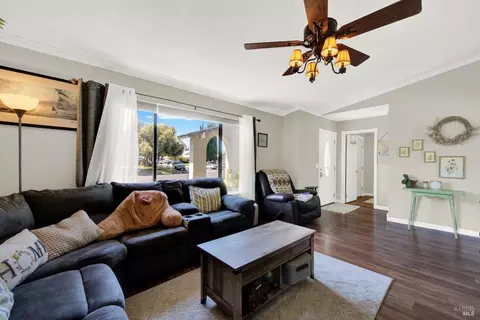1363 Farmington Dr, Vacaville, CA 95687 photo 5