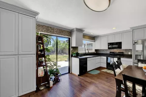 1363 Farmington Dr, Vacaville, CA 95687 photo 7