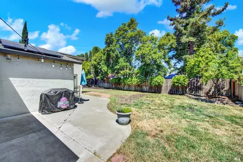 1363 Farmington Dr, Vacaville, CA 95687 photo 35