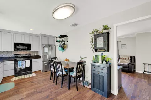 1363 Farmington Dr, Vacaville, CA 95687 photo 9
