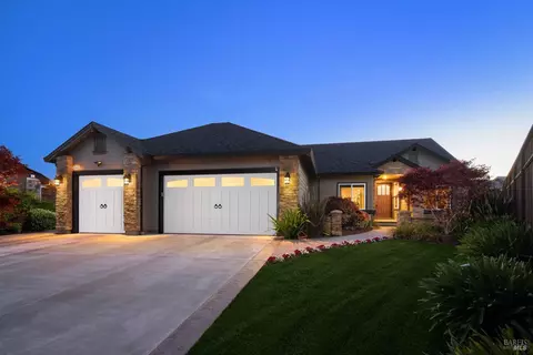 3849 Willowview Ct, Santa Rosa, CA 95403