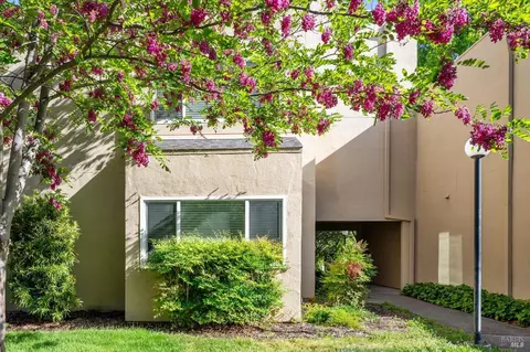 3006 Yulupa Ave, Santa Rosa, CA 95405