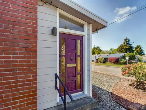 2430 15th St, Eureka, CA 95501 photo 5