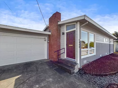 2430 15th St, Eureka, CA 95501 photo 4