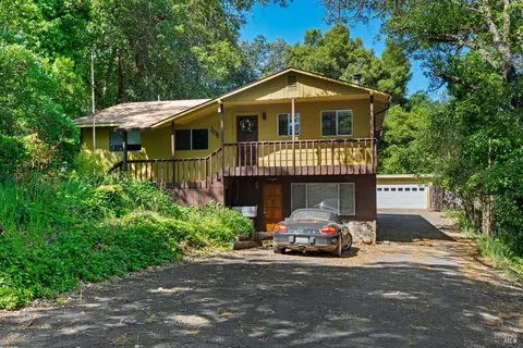 2070 Pepperwood Ct, Redwood Valley, CA 95470