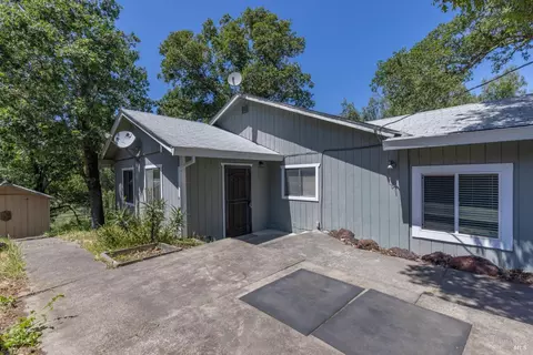 8090 Park Ave, Forestville, CA 95436