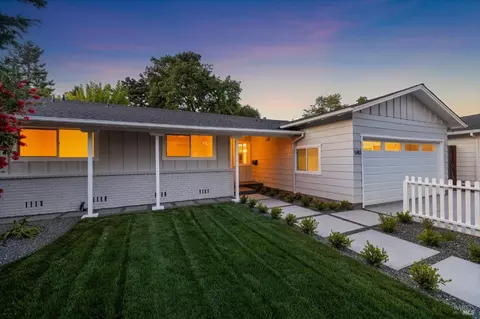 590 Andrieux St, Sonoma, CA 95476