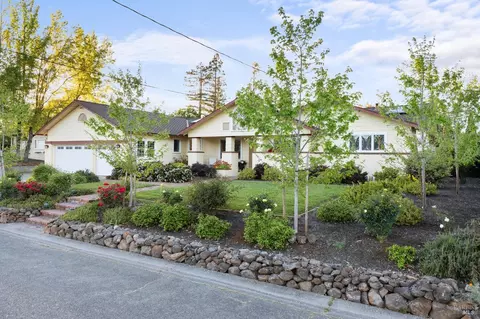 5193 Oak Meadow Dr, Santa Rosa, CA 95401