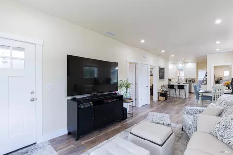 2295 Adrian St, Napa, CA 94558 photo 5