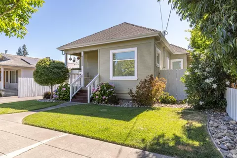 2295 Adrian St, Napa, CA 94558 photo 2