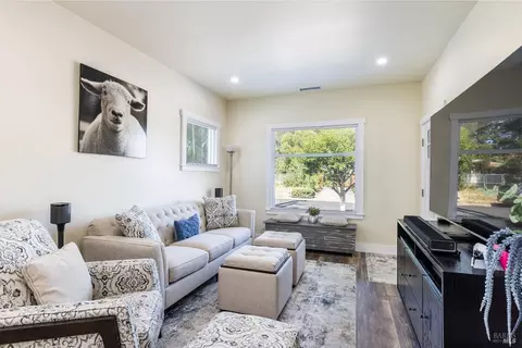 2295 Adrian St, Napa, CA 94558 photo 6