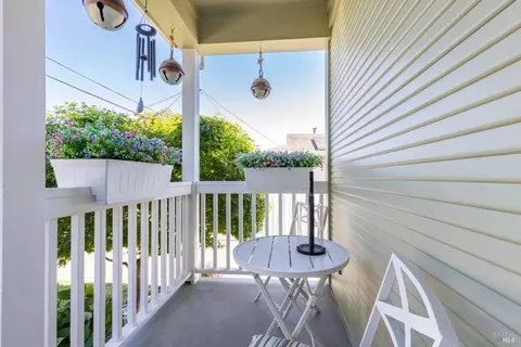 2295 Adrian St, Napa, CA 94558 photo 4