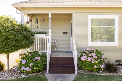 2295 Adrian St, Napa, CA 94558