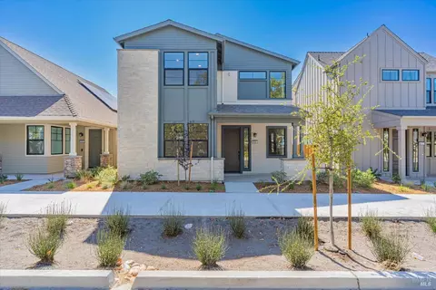 8921 Camino Colegio Rd, Rohnert Park, CA 94928