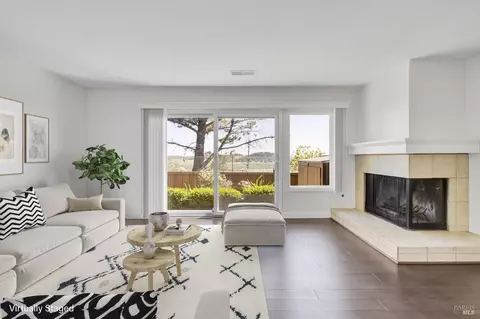 9 Oak Crest Ct #D, Novato, CA 94947