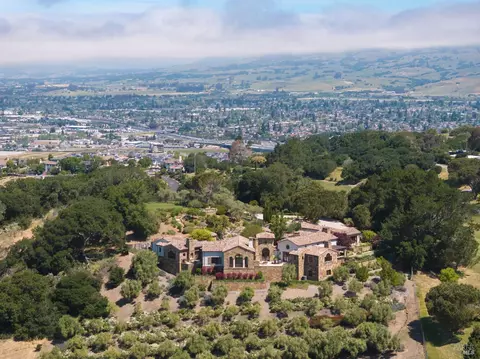 11 Mount Rose Ln, Petaluma, CA 94952