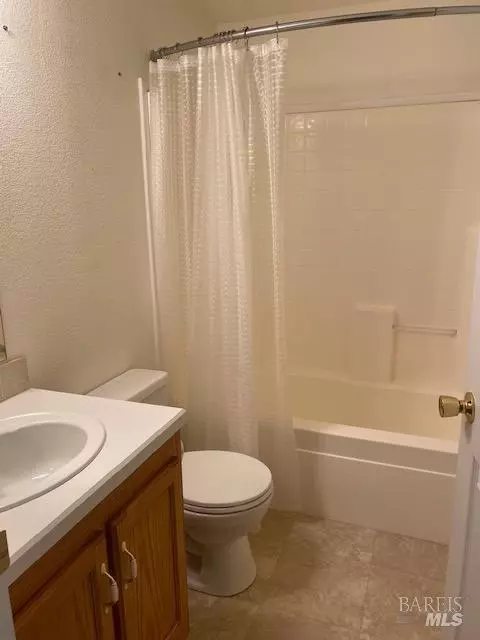 1002 Maple Dr, Windsor, CA 95492 photo 8