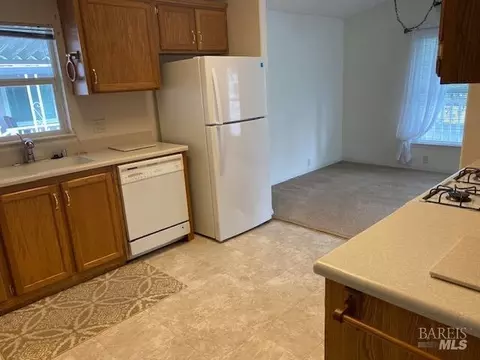 1002 Maple Dr, Windsor, CA 95492 photo 5