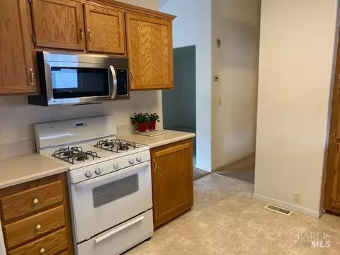 1002 Maple Dr, Windsor, CA 95492 photo 3
