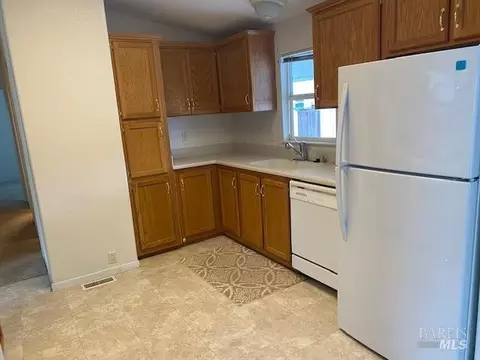 1002 Maple Dr, Windsor, CA 95492 photo 4