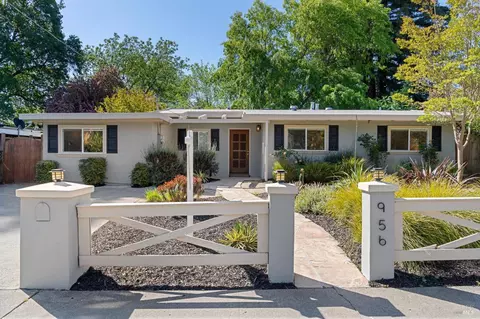 956 Madrone Rd, Sonoma, CA 95476 photo 32