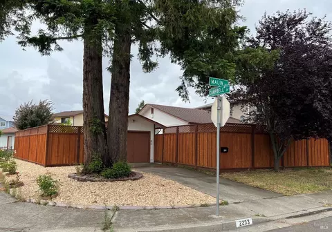 2233 Campbell Dr, Santa Rosa, CA 95407