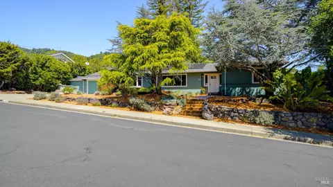 120 Kinross Dr, San Rafael, CA 94901