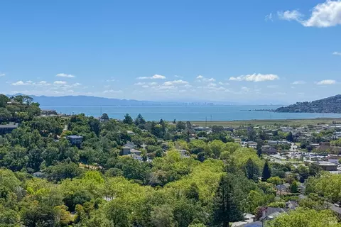 130 Tioga Ln, Greenbrae, CA 94904