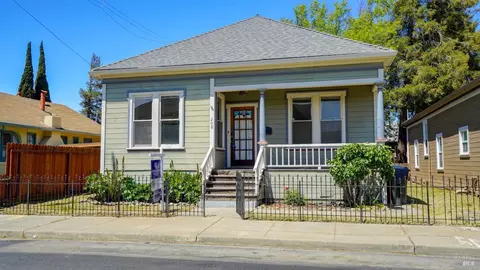 208 Sacramento St, Suisun City, CA 94585